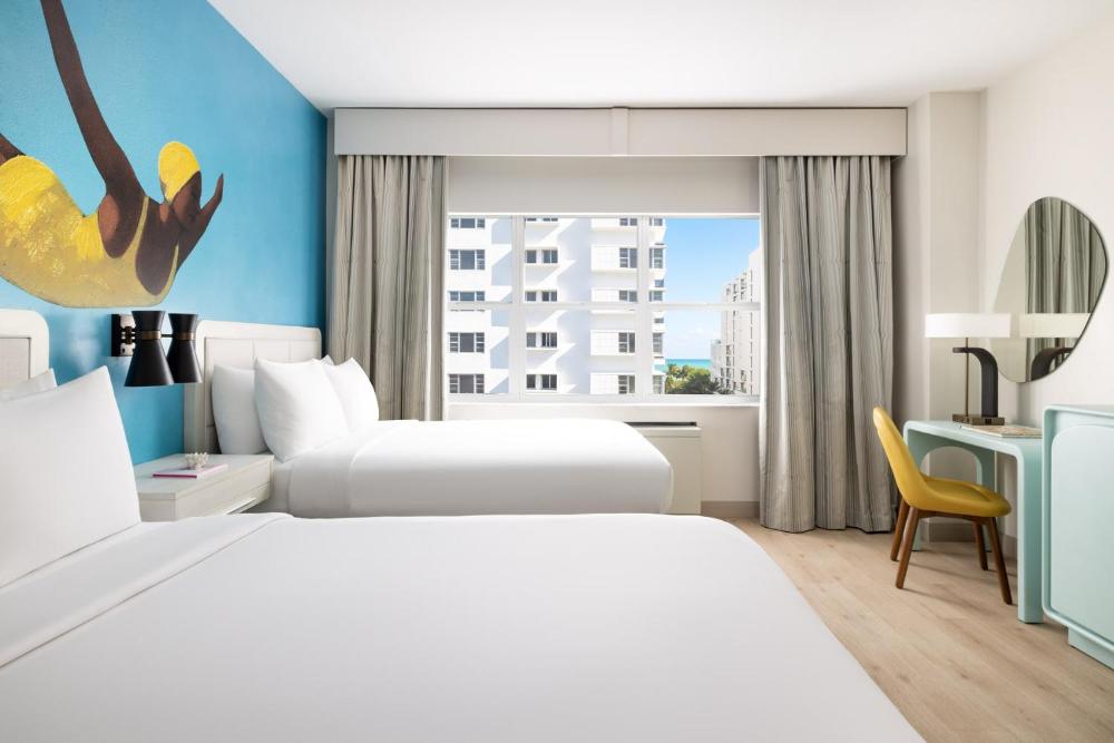 Queen Room with Two Queen Beds and Partial Ocean View interior